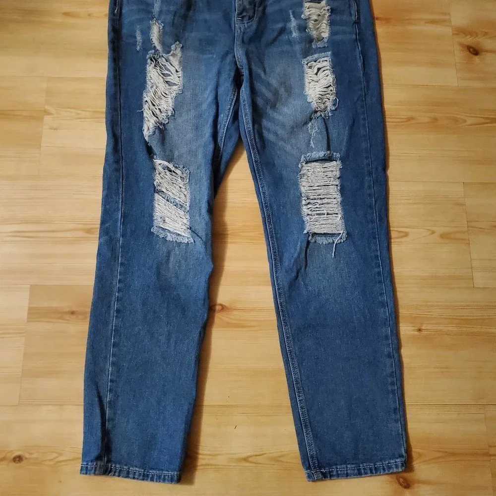 SHEIN Men's Distressed Denim Jeans